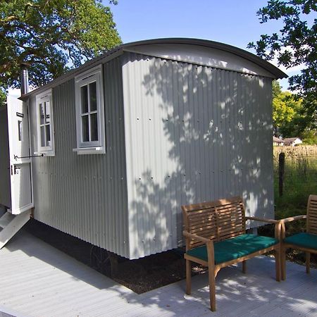 Riverside Bothy At Allt A'Mhuilinn Spean Bridge Eksteriør bilde